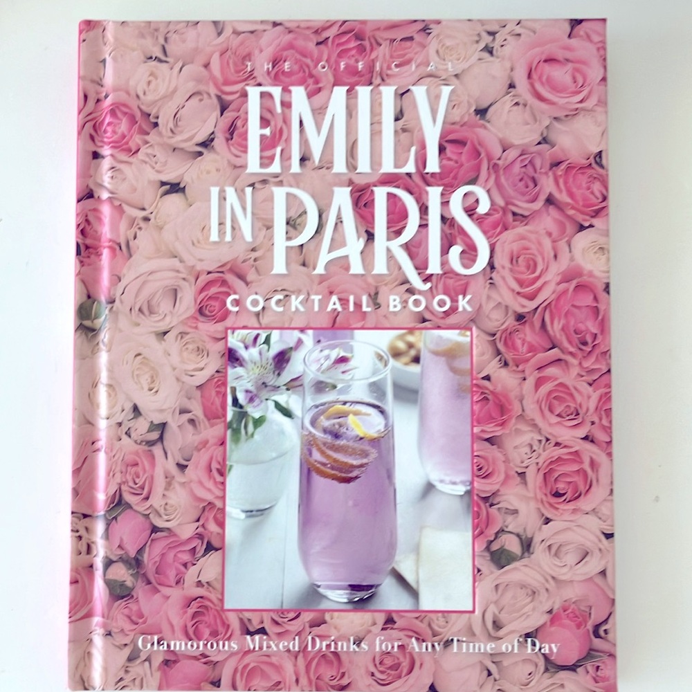 EMILY IN PARIS | Cocktail Book NEW